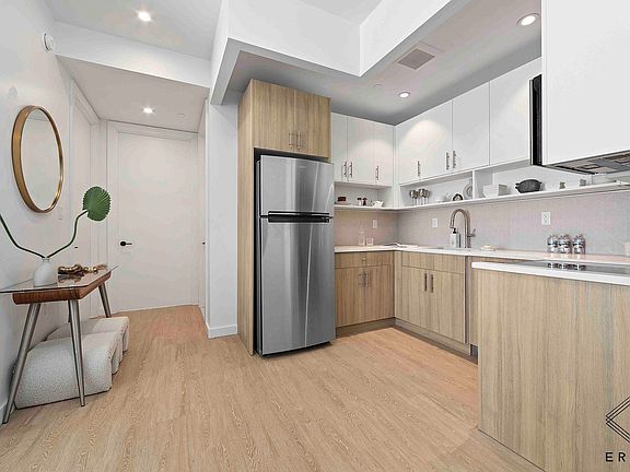 3rd image of 335 Linden Blvd #4C