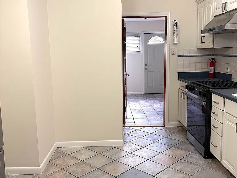 284 Magnolia Ave #1 — Photo 5