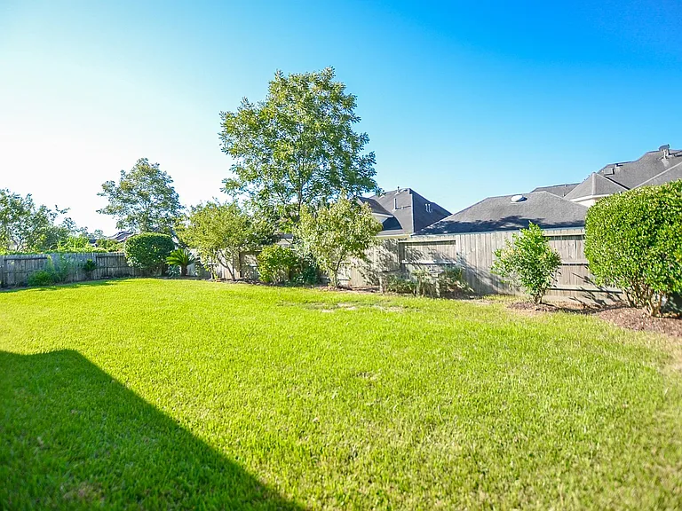 4315 Village Forest Dr — Photo 44