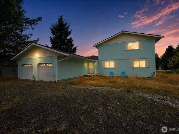 393 Canal Drive SE, Ocean Shores, WA 98569