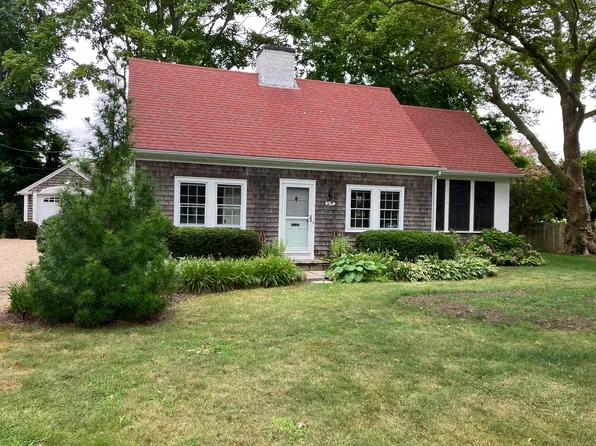 46 Pin Oak Way, Falmouth, MA 02540