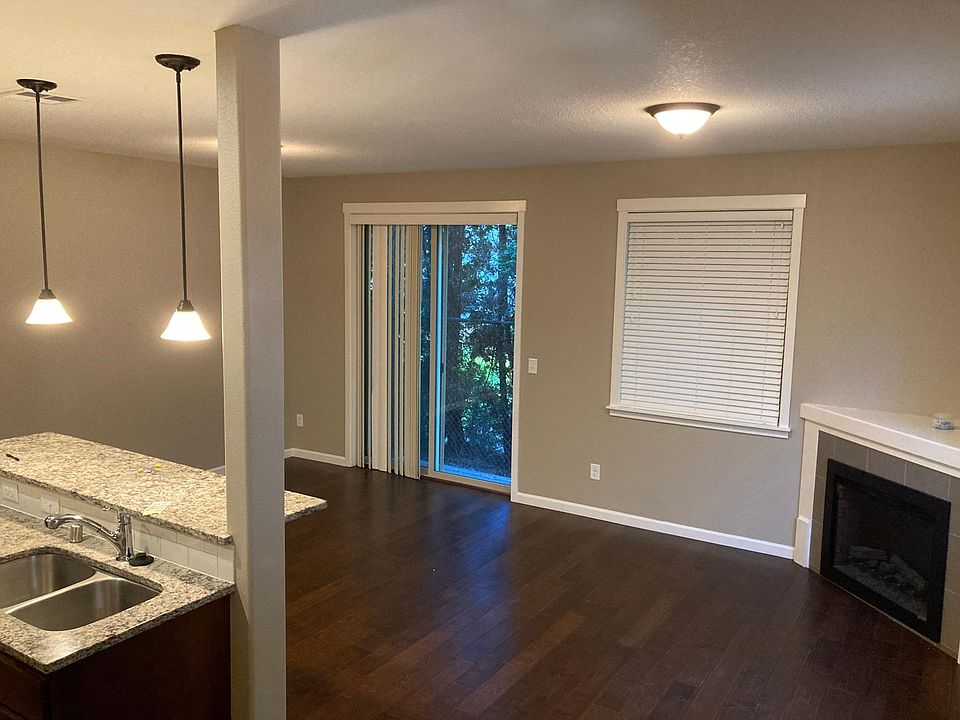 1st image of 2616 NE 130th Ct