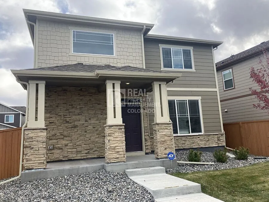 Beautiful Home in the Lincoln Creek Neighborhood of Parker — Photo 1