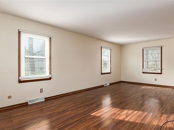 5th image of 3245 Circle Ct