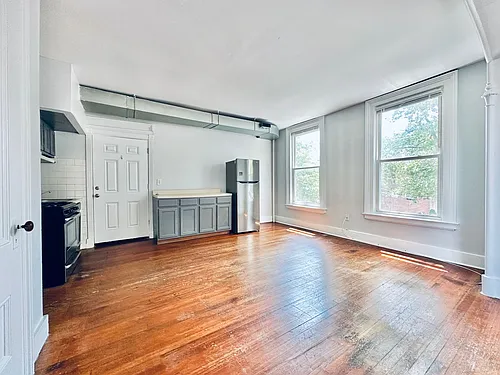 271 Crown St Photo 1