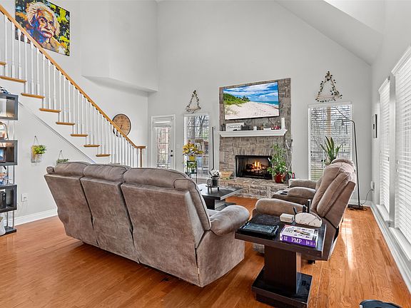 2nd image of 650 Myrtle Springs Rd