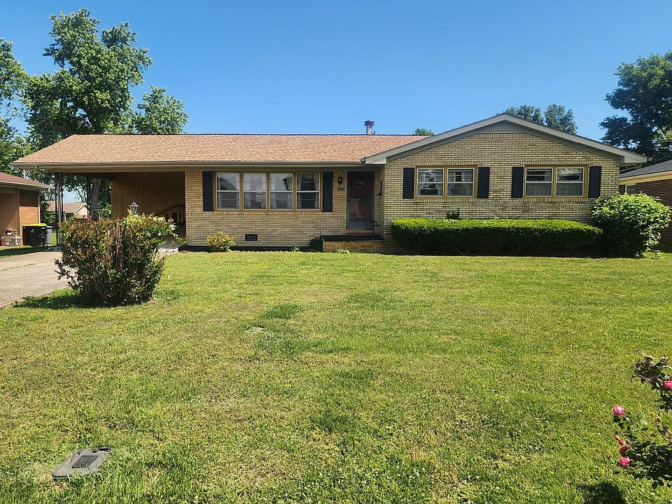 1st image of 3030 Clover Ln