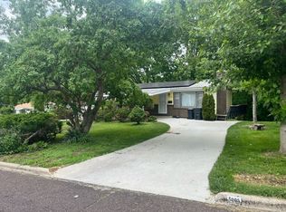 2005 Woodlea Dr, Columbia, MO 65201