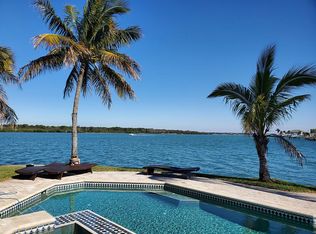 915 Bay Point Dr, Madeira Beach, FL 33708