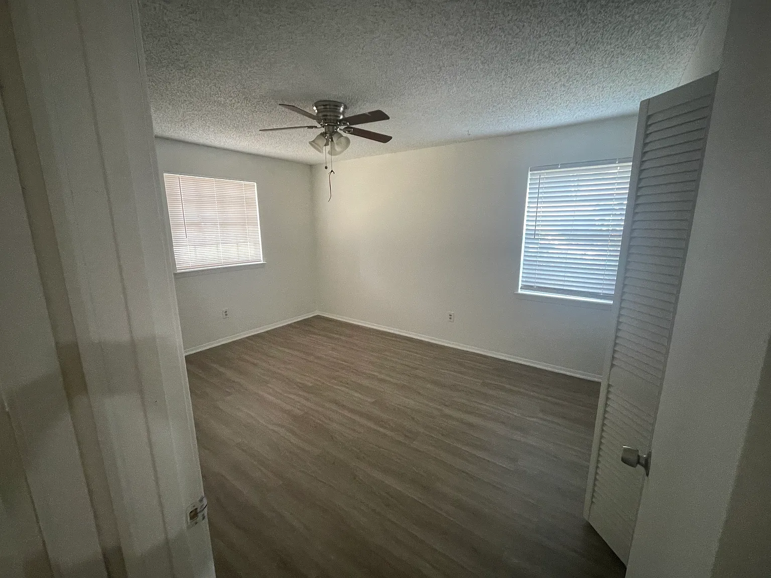 3 bed, 1404 sqft, $2,000 — Photo 2