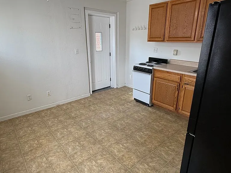 126 S Main St — Photo 3