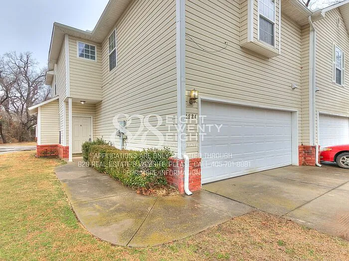 3 bed, 2.5 bath, 1661 sqft, $1,695 — Photo 2