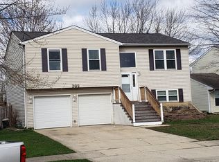 209 N Lancaster Dr, Bolingbrook, IL 60440