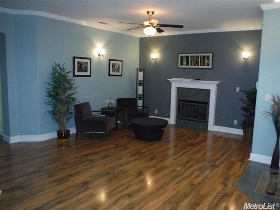 3rd image of 785 Laugenour Dr