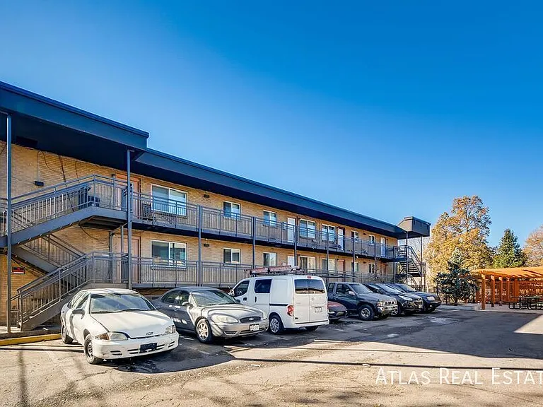 2560 N Ogden St — Photo 18