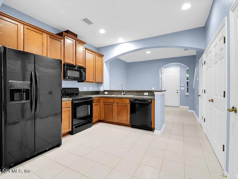 13002 Surfside Dr