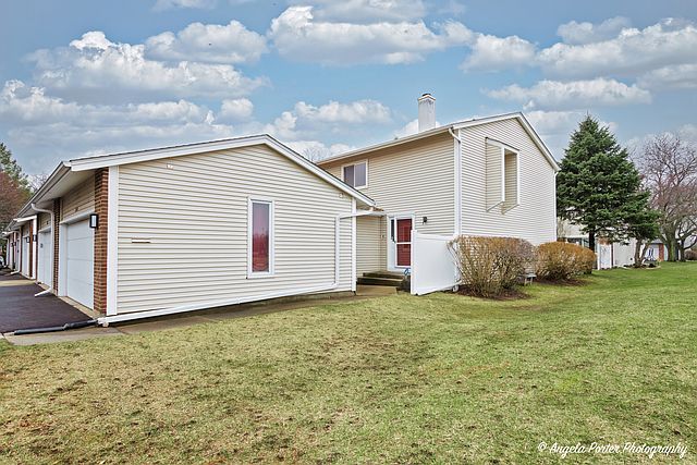 1st image of 450 Skylark Ln #450