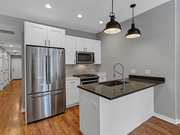 4th image of 1348 W Bryn Mawr Ave #1