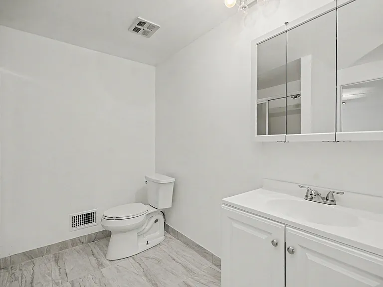 7440 Azalea Ct — Photo 2