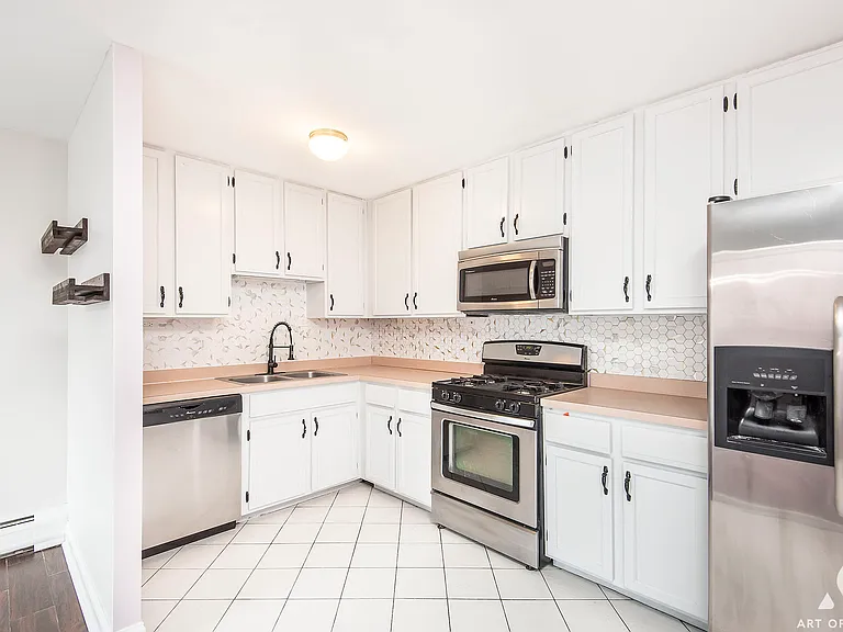 1049 Ogden Ave #212 — Photo 8