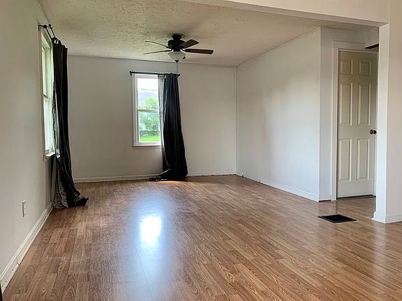 2nd image of 221 N Bennett Ave