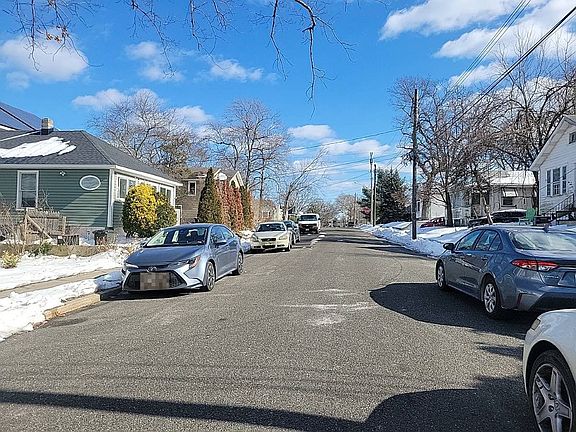 5th image of 141 Summit Ave