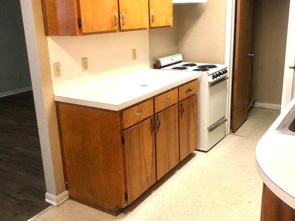 1st image of 401 E Texas St #10