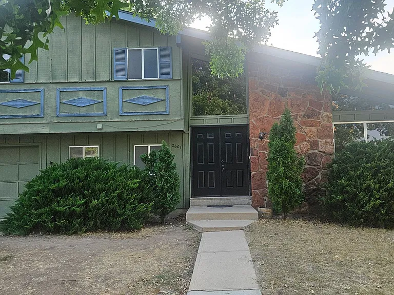 2601 Meadowlark Ave — Photo 1