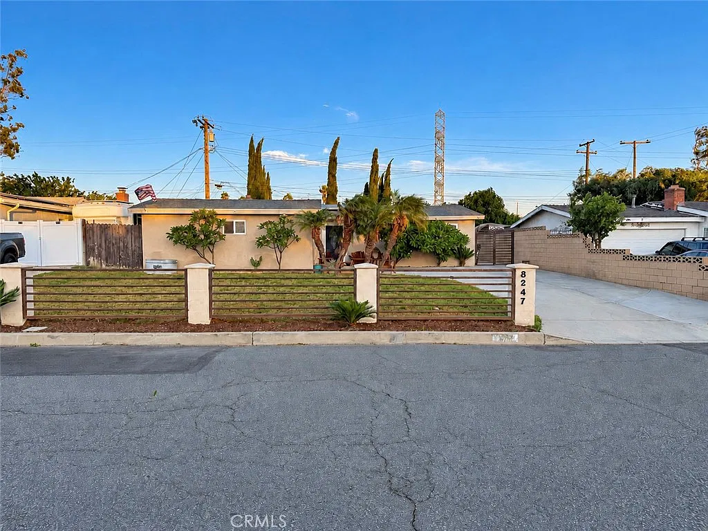 3 bed, 1092 sqft, $3,200 — Photo 1