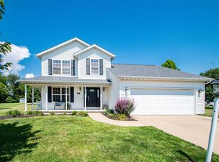404 Bittersweet Ave, Metamora, IL 61548