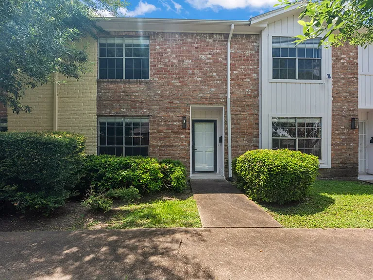 6713 Biggs Ct — Photo 1