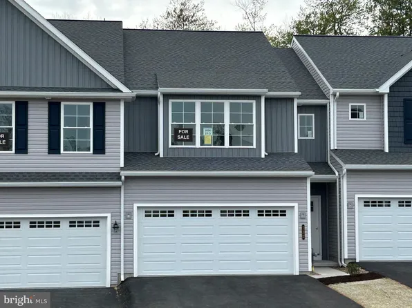 132 Magnolia Dr, Middletown, PA 17057