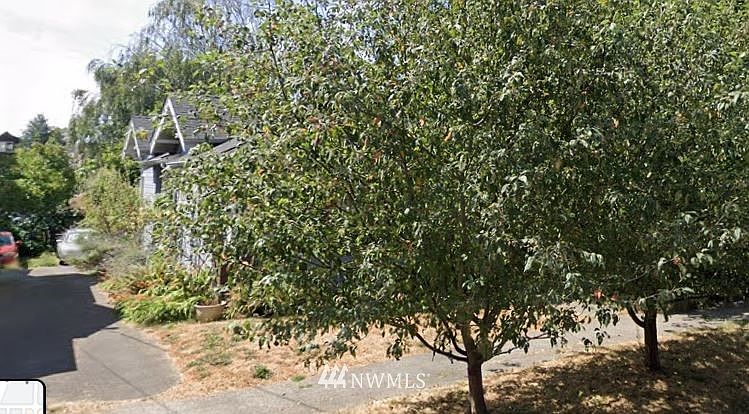 1st image of 1207 N Allen Place