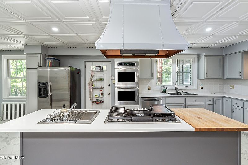2nd image of 28 Tudor Road
