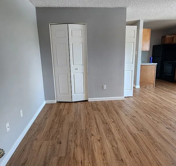 Myers Court — Photo 17