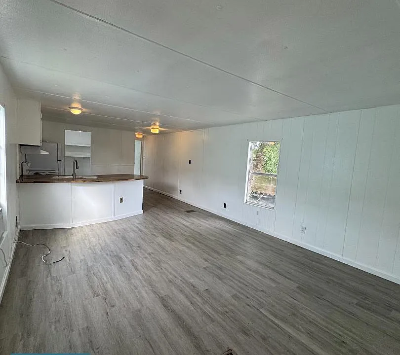 2111 W Austin St #16