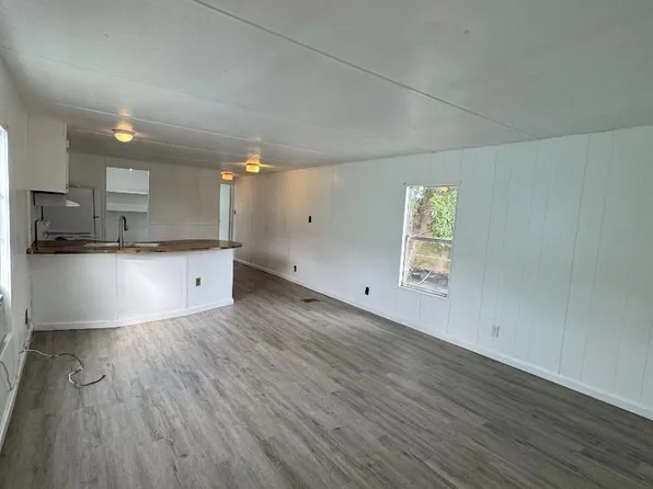 2111 W Austin St, Port Lavaca, TX