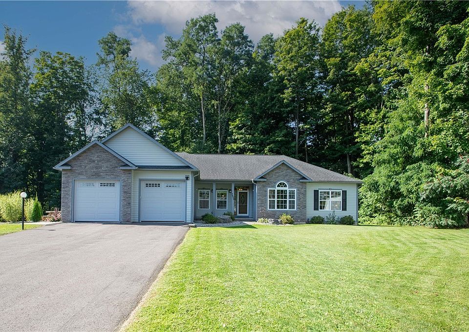 1st image of 7925 Springwoods Cir
