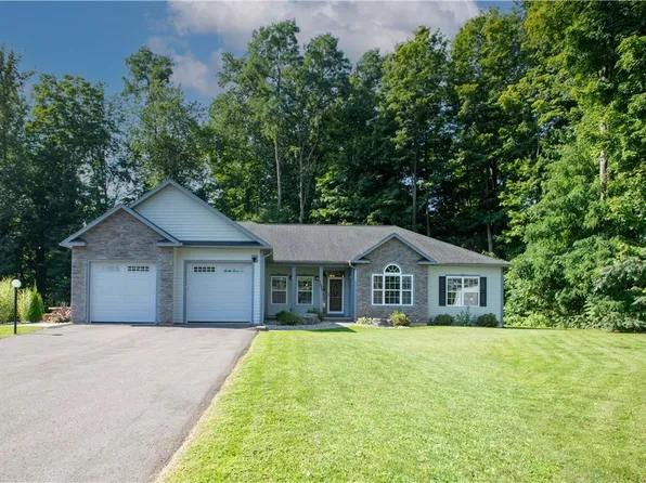 7925 Springwoods Cir, Baldwinsville, NY 13027