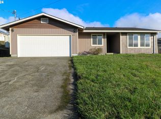 2659 Ash St, North Bend, OR 97459