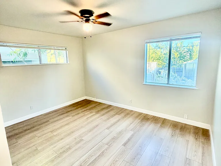 4400 Stockbridge Ave — Photo 4