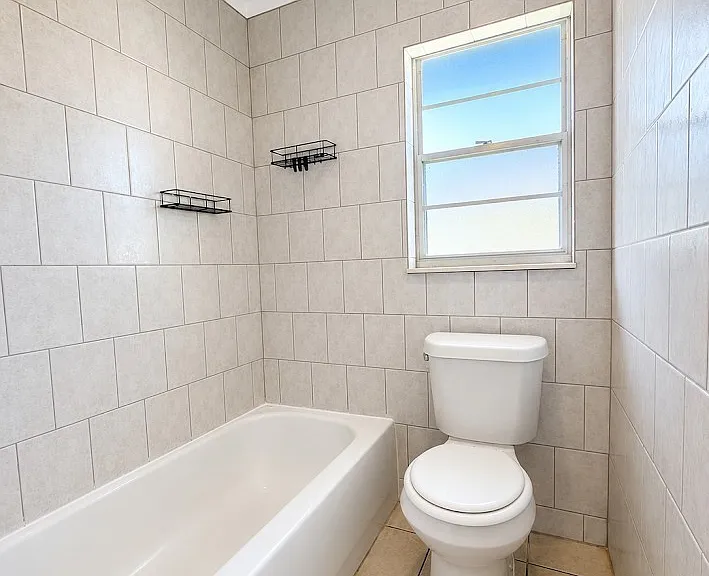 4133 SW 7th Pl — Photo 6
