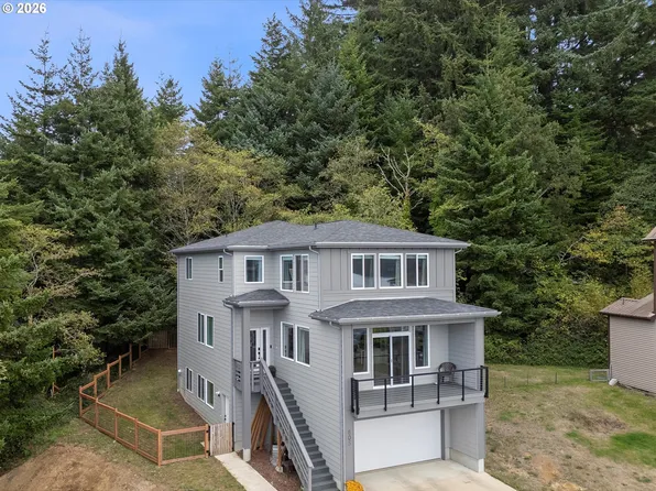 805 SE Crescent Pl, Newport, OR 97365