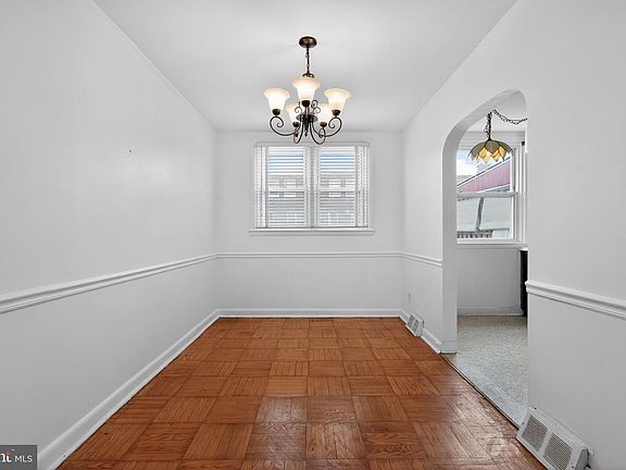 5th image of 2917 Benner St