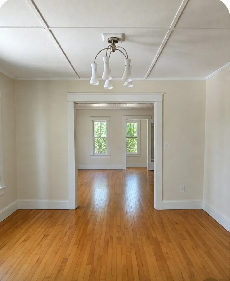 5 bed, $3,100 — Photo 1