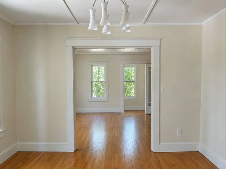18-20 Glenwood Ave #18 — Photo 1