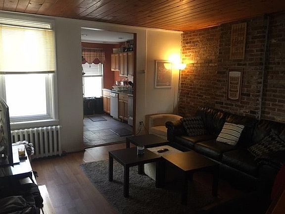 2nd image of 204 Baldwin St