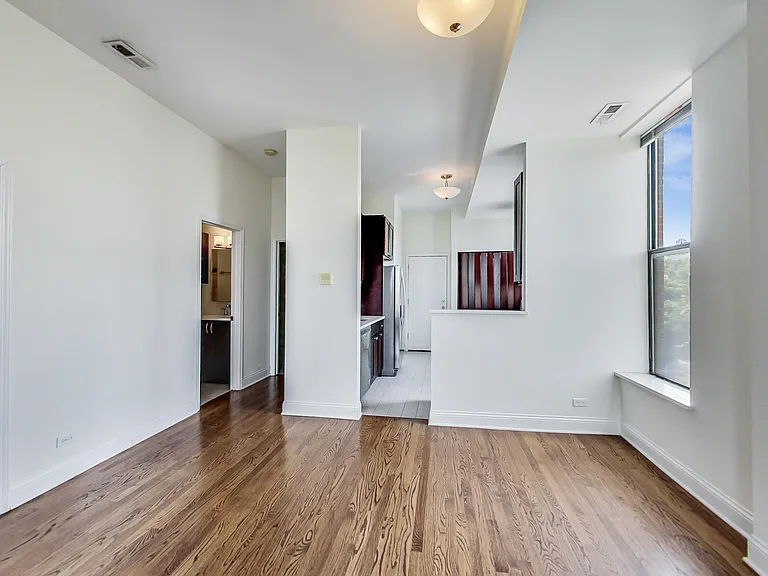 1701 N Sheffield Ave #201 — Photo 5