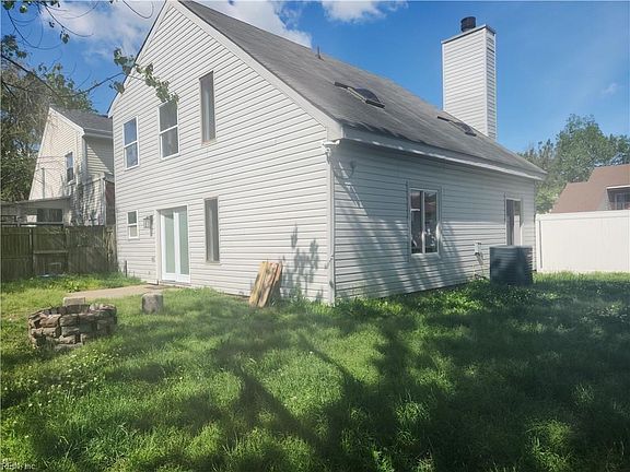 2nd image of 1700 Bivens St