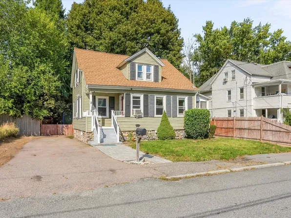 2 Franklin Ave, North Attleboro, MA 02760